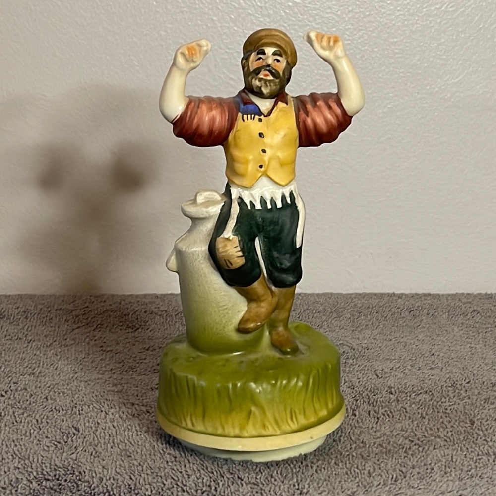 Vintage CMI Boston 1972 Sankyo Musical Chadwick-Miller Figurine, Made In Japan